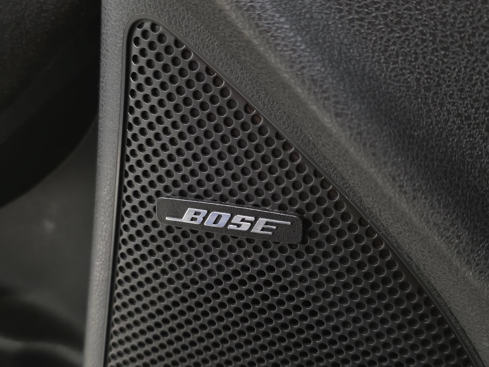 Used 2020 Nissan 370Z NISMO RWD image 18
