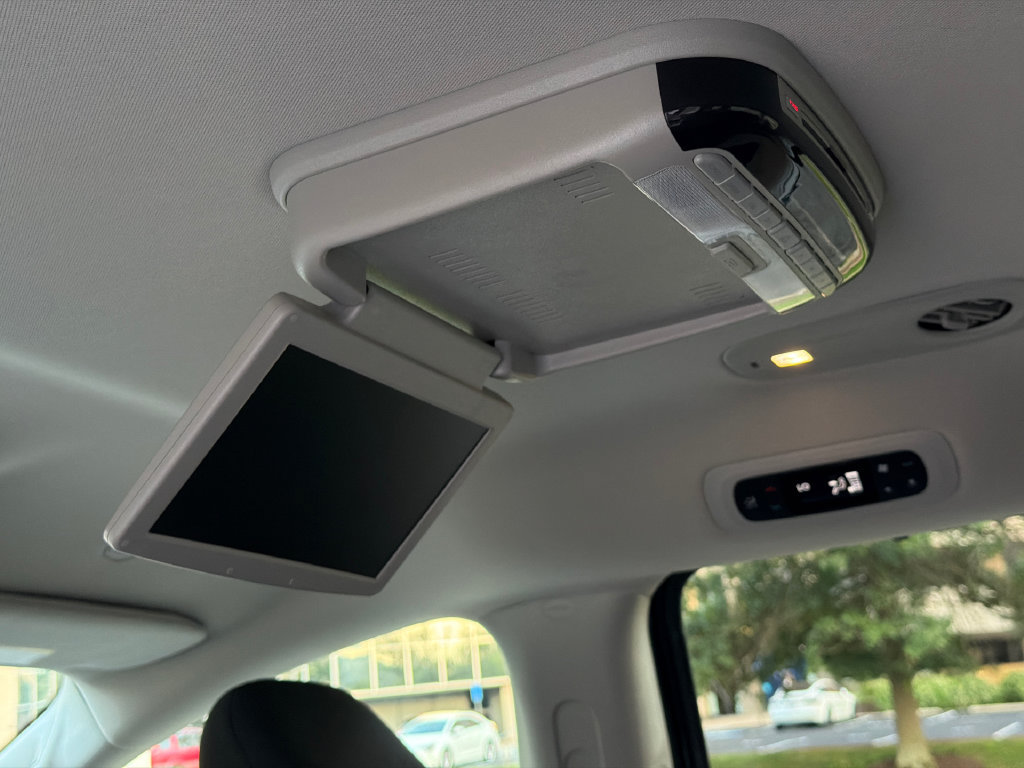 Used 2021 Chrysler Pacifica Touring FWD image 20