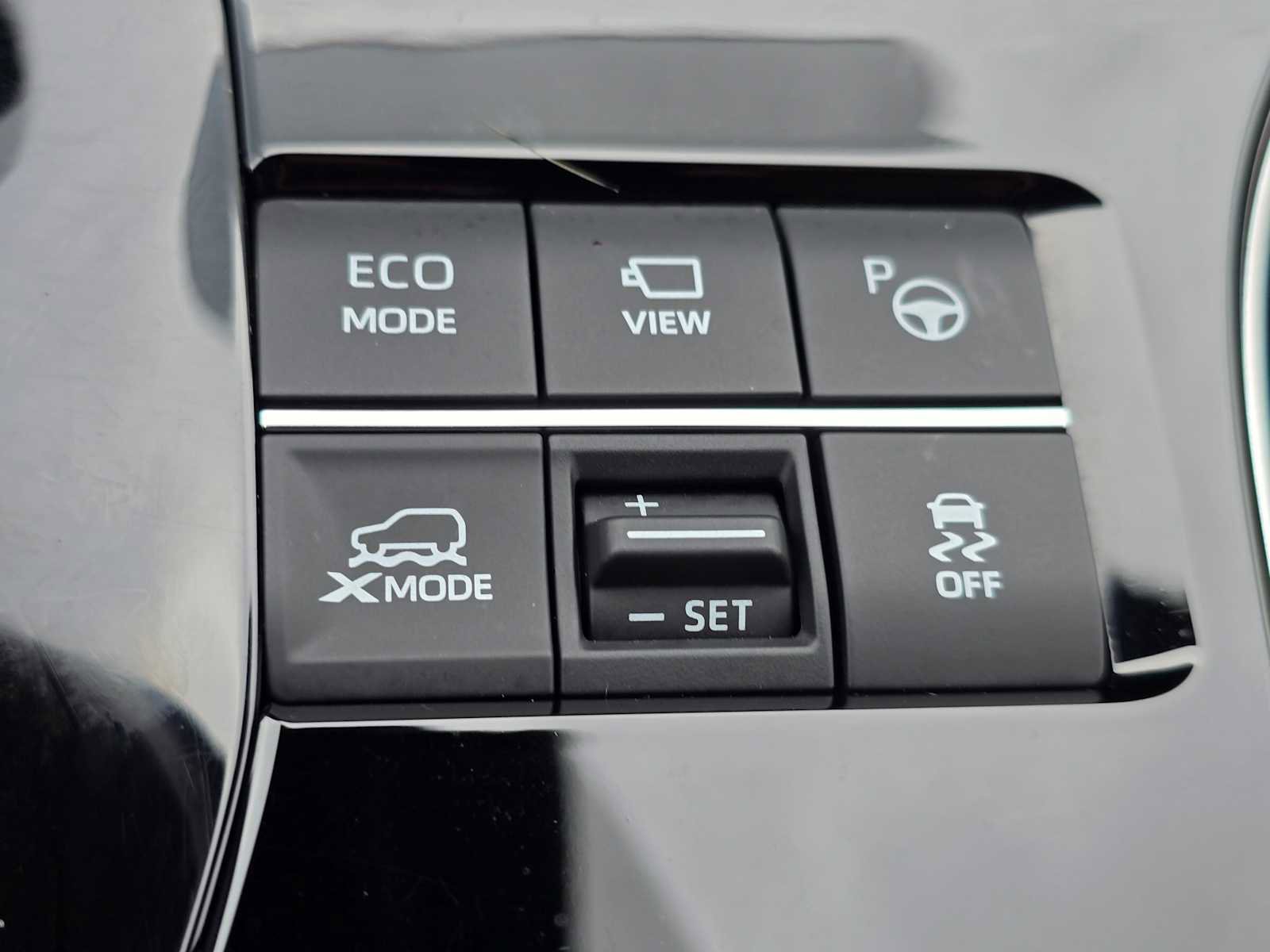 Used 2024 Toyota bZ4X Limited image 32