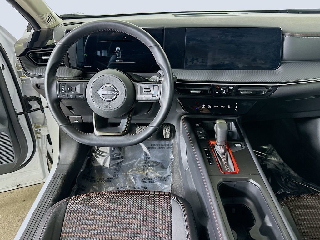 Used 2025 Nissan Kicks SR image 17