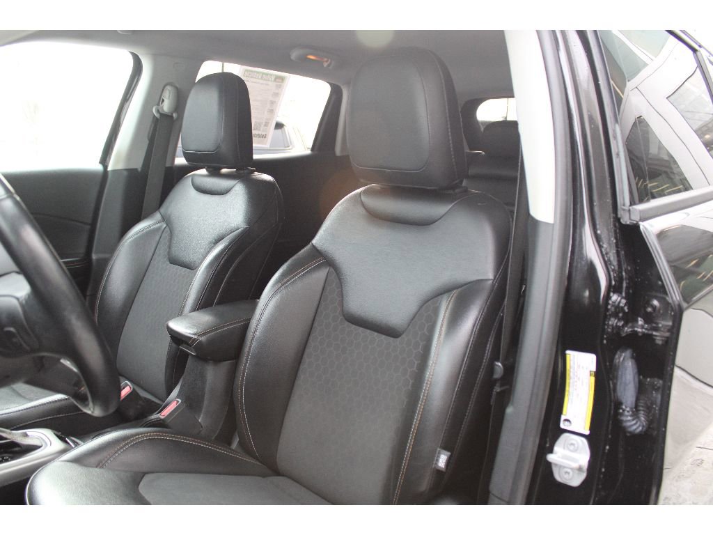 Used 2018 Jeep Compass Latitude w/ Cold Weather Group image 10