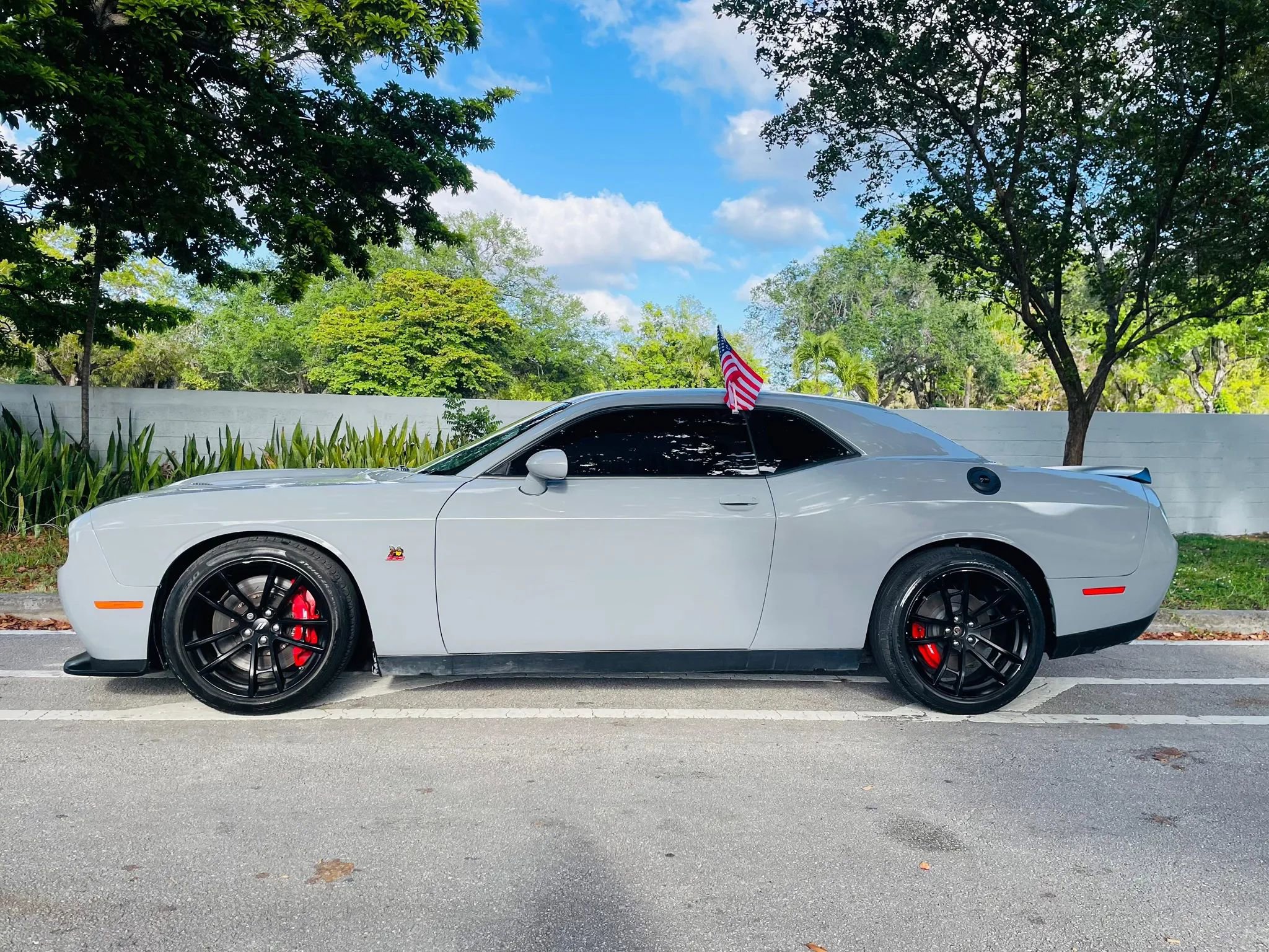 Used 2021 Dodge Challenger R/T Scat Pack w/ Dynamics Package RWD image 2