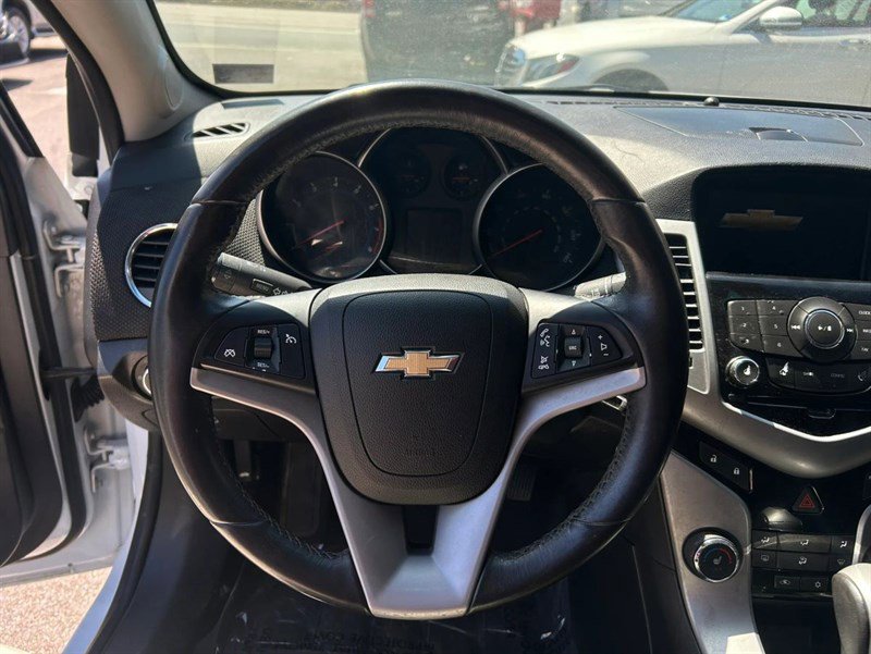 Used 2014 Chevrolet Cruze LT image 10
