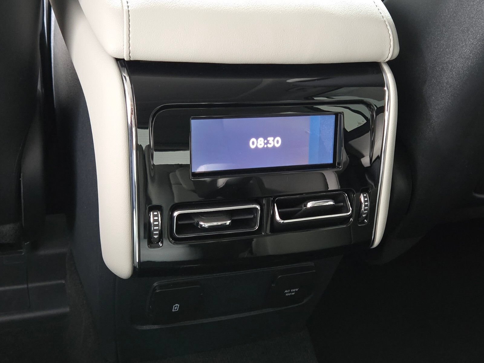 New 2026 Lincoln Aviator AWD image 18