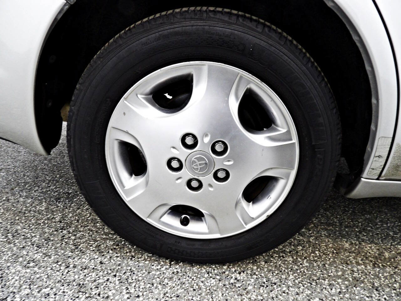 Used 2003 Toyota Avalon XLS image 19