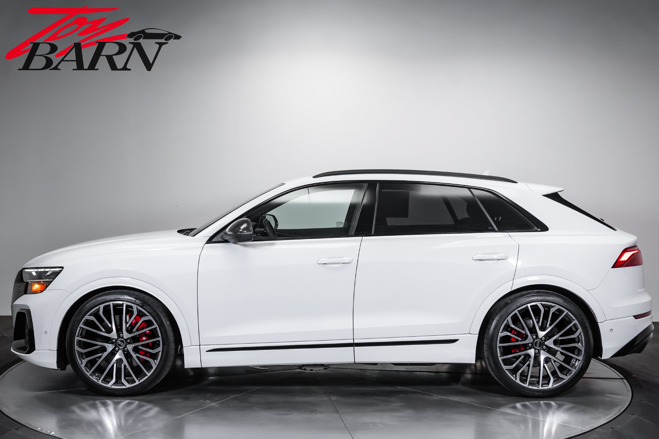 Used 2024 Audi SQ8 Premium Plus AWD/4WD image 2