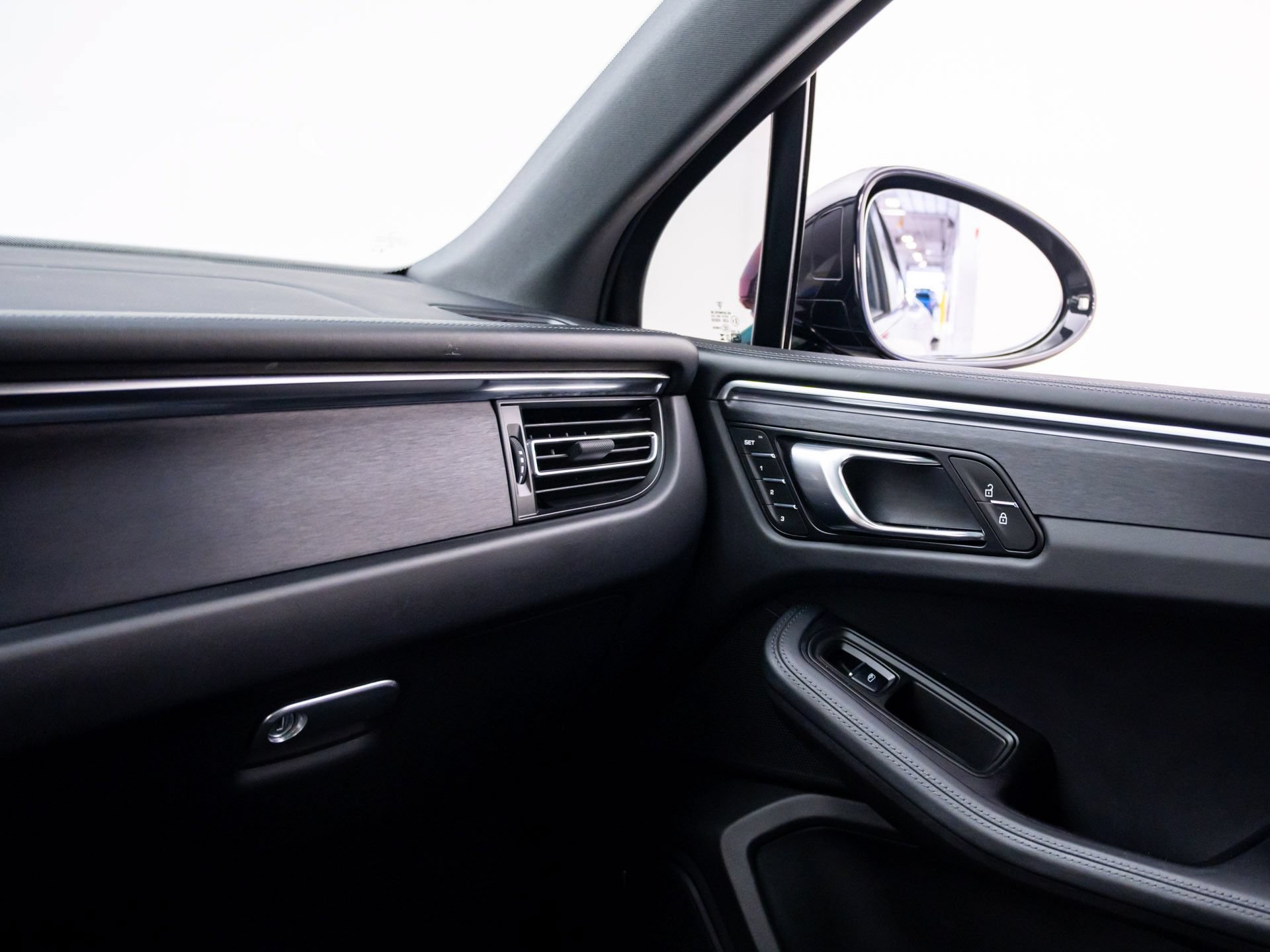 Certified 2023 Porsche Macan GTS AWD/4WD image 29