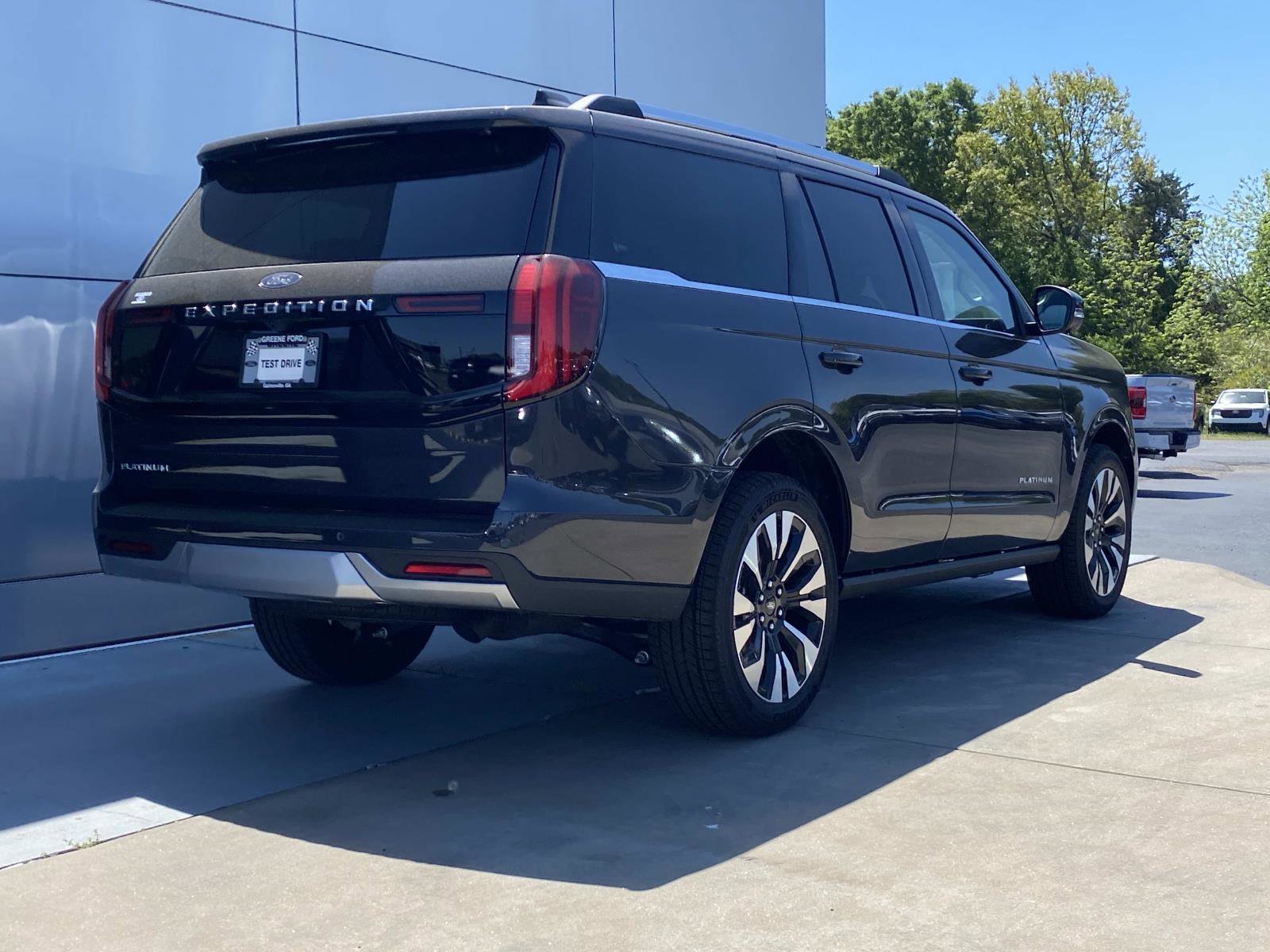 New 2026 Ford Expedition Platinum image 4