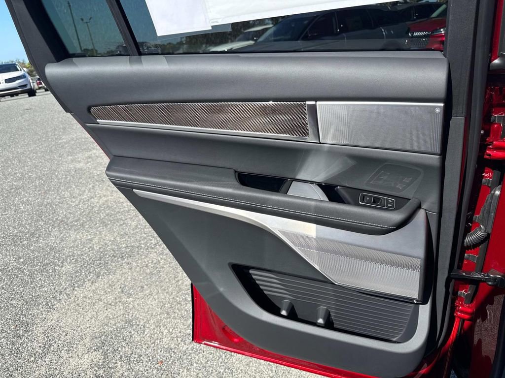 New 2026 Cadillac Vistiq Luxury image 13