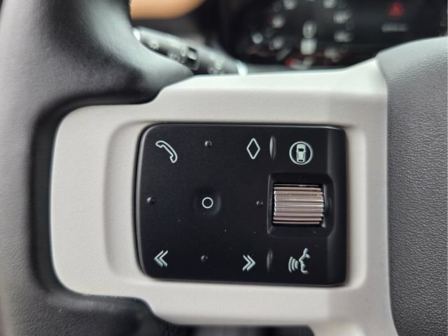 Used 2025 Land Rover Defender 110 S AWD/4WD image 30