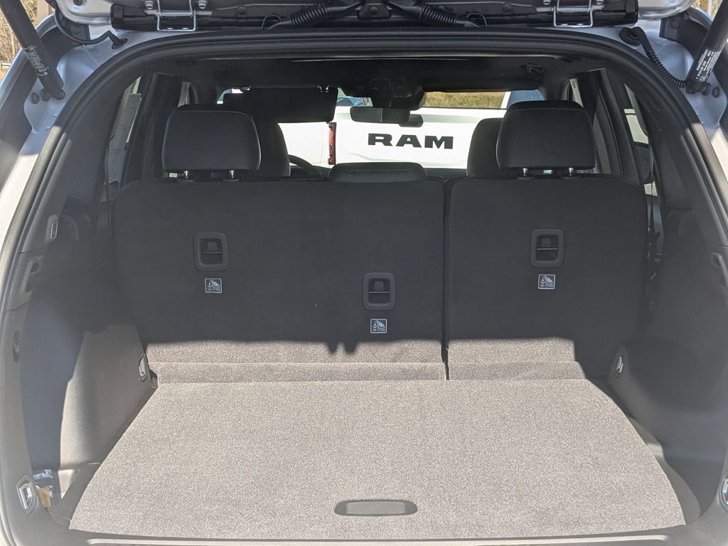 New 2025 Jeep Grand Cherokee Limited w/ Black Appearance Package image 32