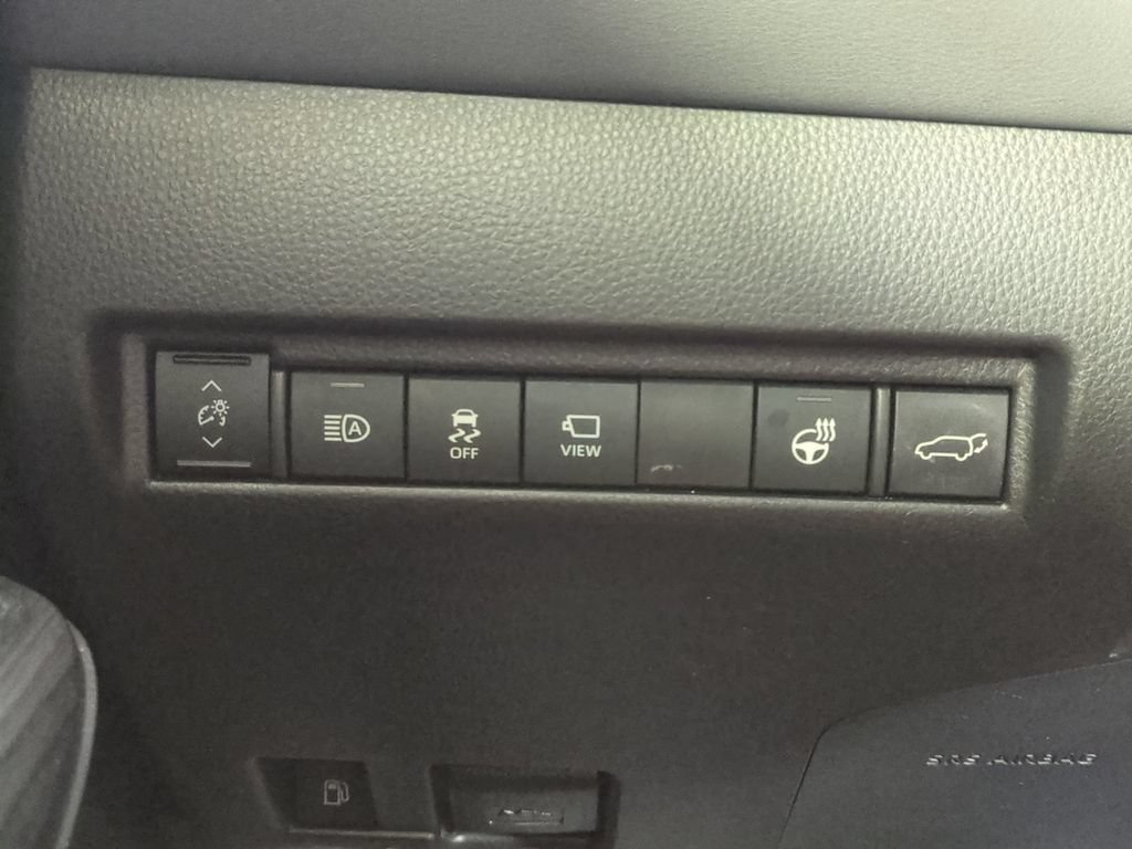 Used 2021 Toyota Venza Limited AWD/4WD image 29