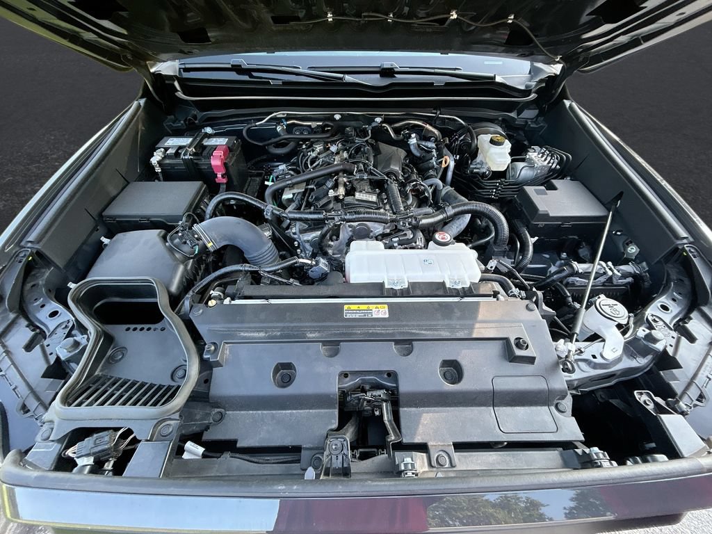 Used 2025 Toyota Tacoma SR RWD image 31