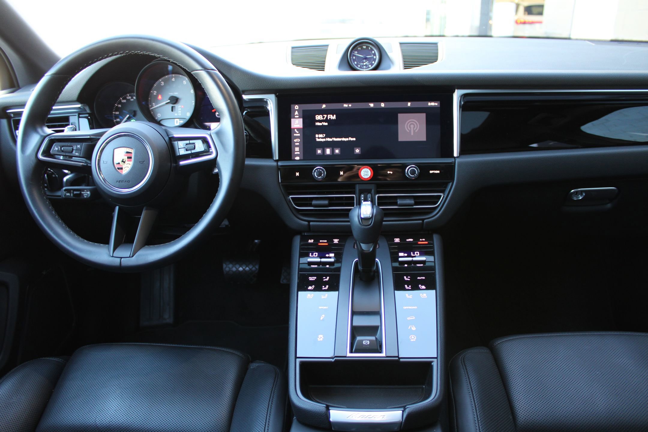 Certified 2023 Porsche Macan S image 23