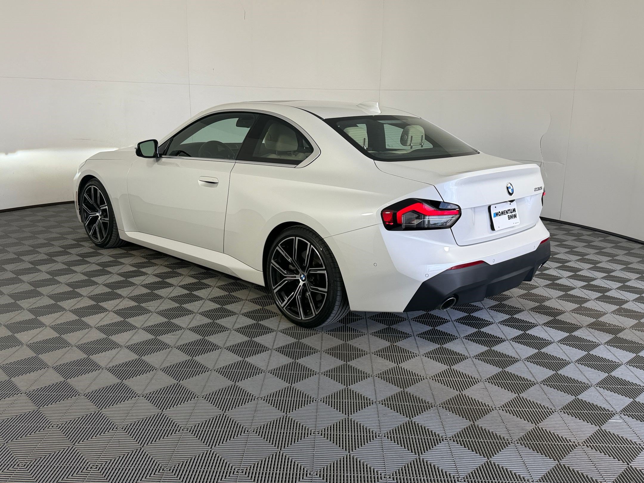 Used 2022 BMW 230i Coupe w/ Premium Package 2 RWD image 3