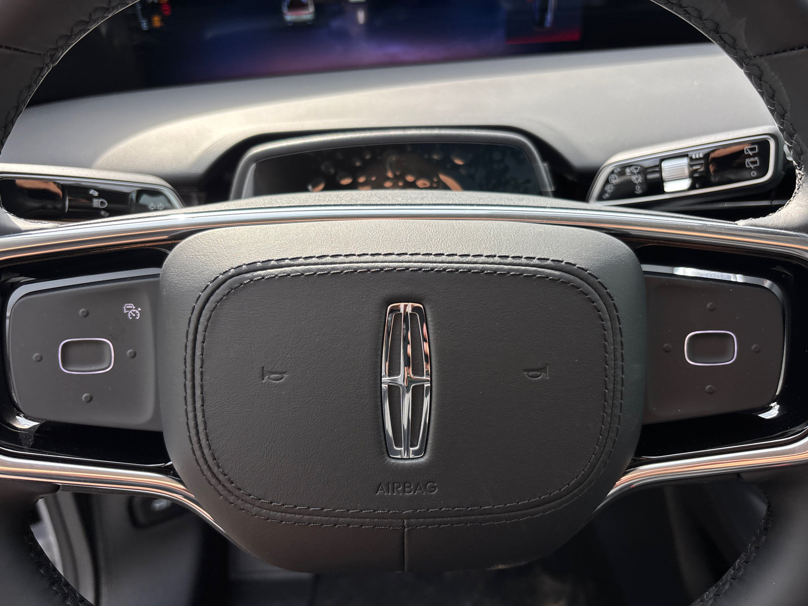 New 2026 Lincoln Nautilus Reserve w/ Jet Appearance Package AWD/4WD image 16