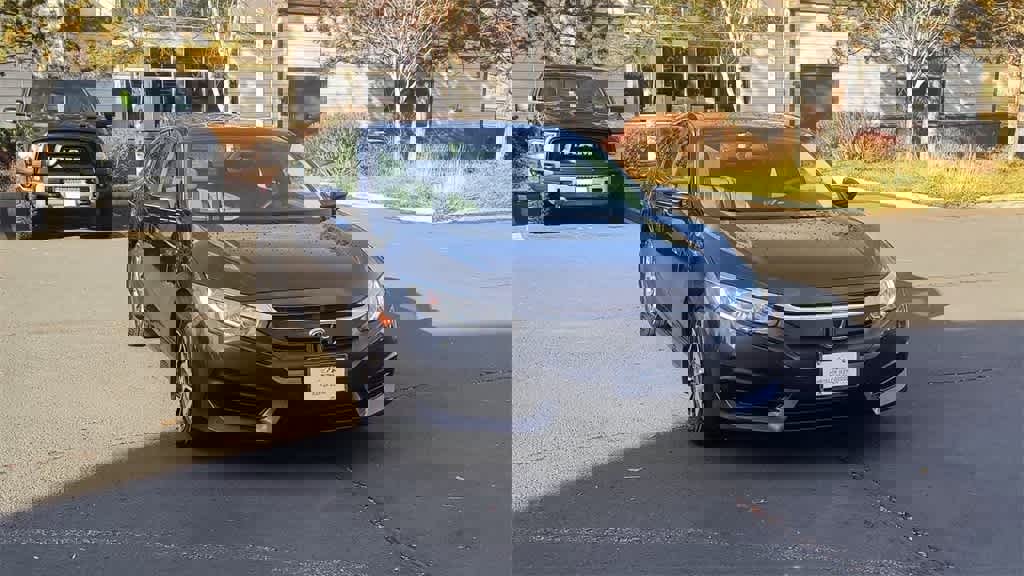 Used 2018 Honda Civic EX image 3