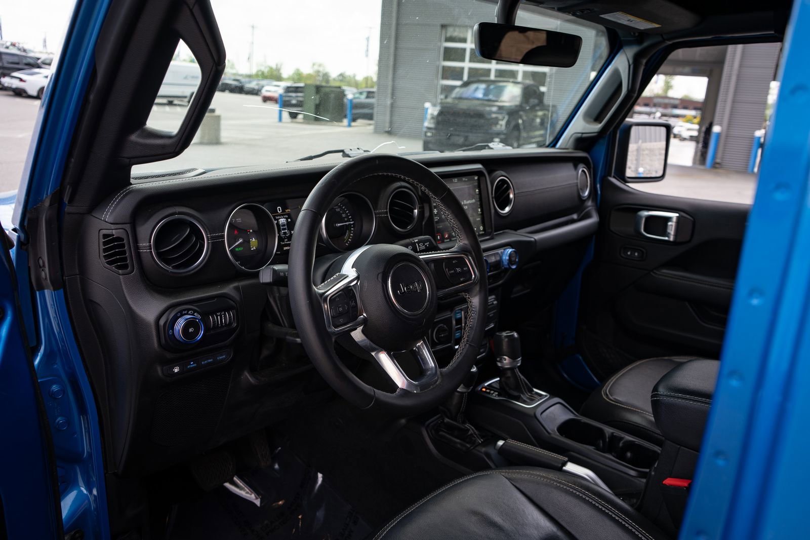 Used 2022 Jeep Wrangler Unlimited Sahara w/ Cold Weather Group AWD/4WD image 13