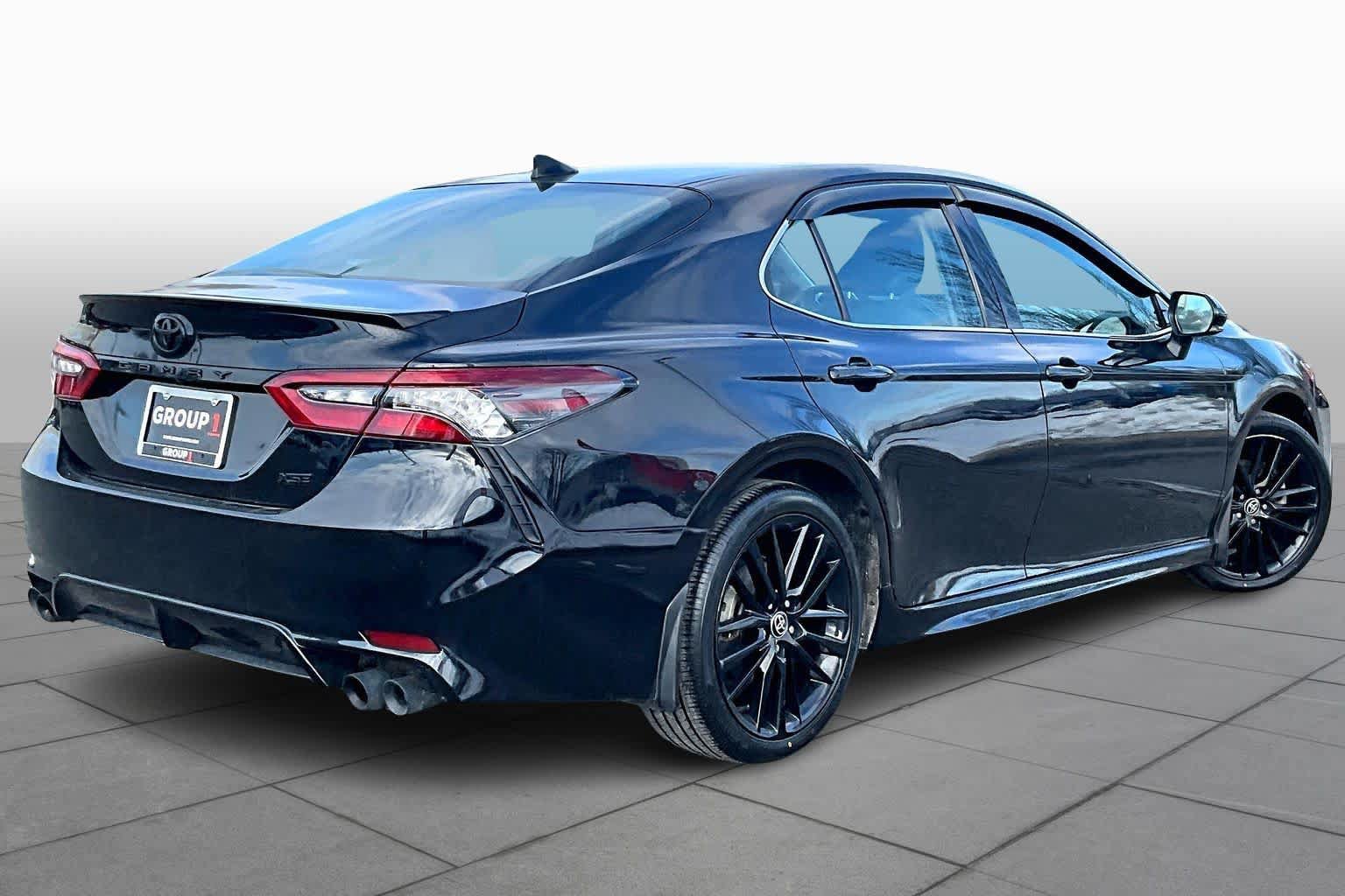 Used 2022 Toyota Camry XSE FWD image 13