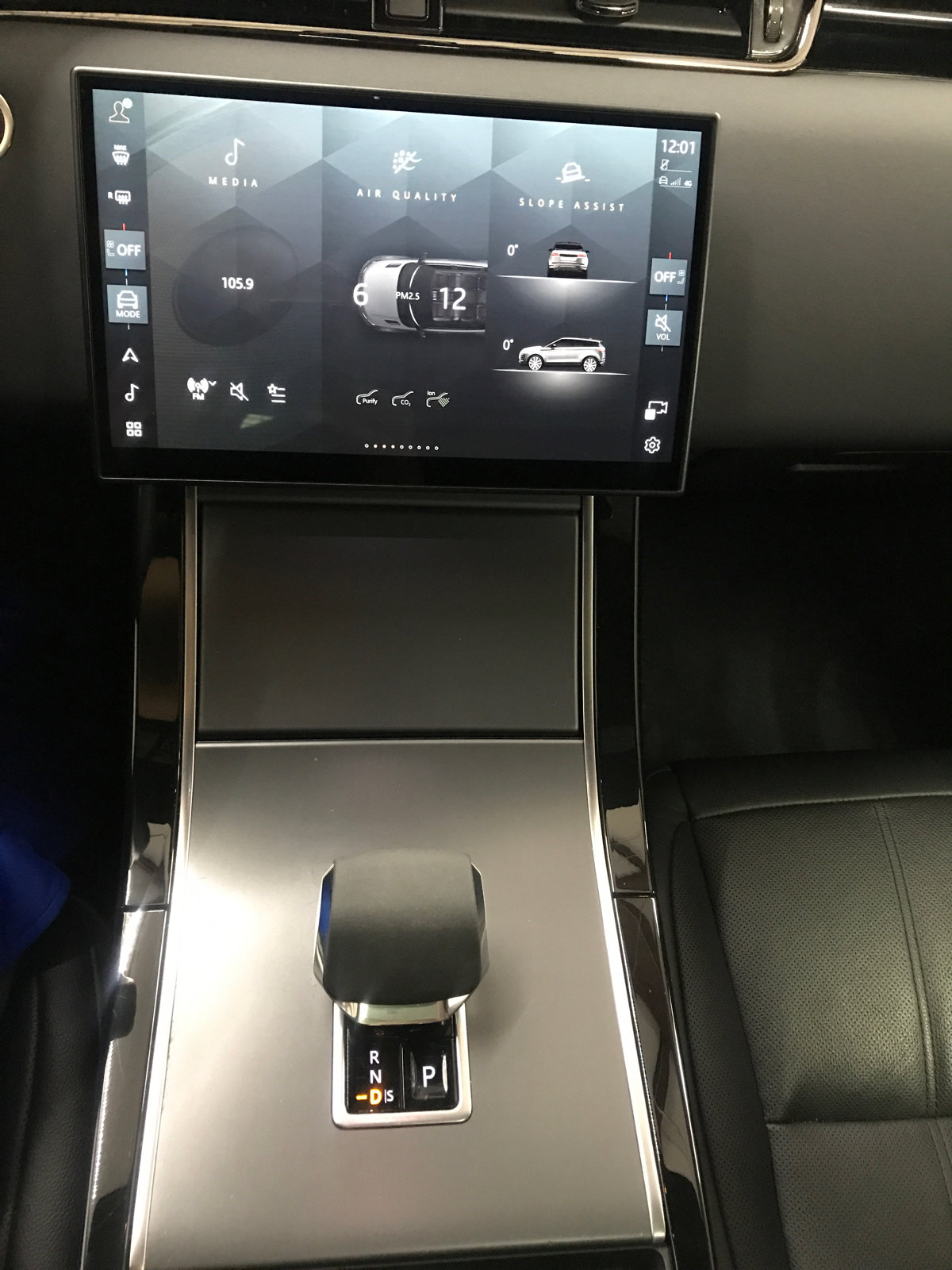 Used 2024 Land Rover Range Rover Evoque Dynamic SE AWD/4WD image 22