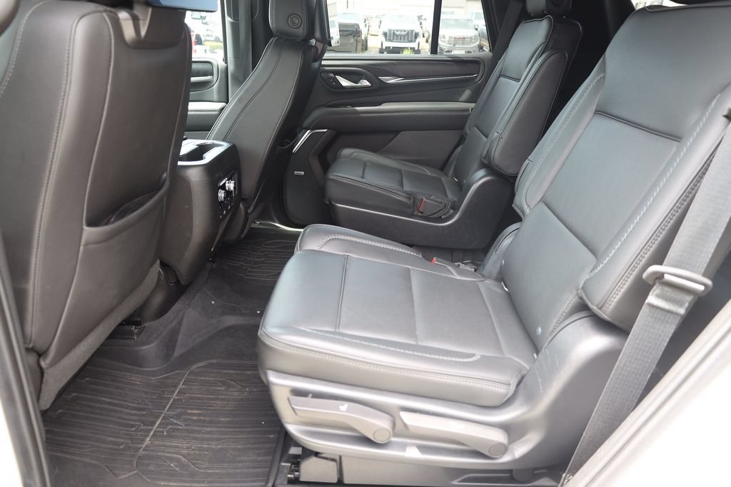 Used 2022 GMC Yukon Denali w/ Denali Ultimate Package AWD/4WD image 18