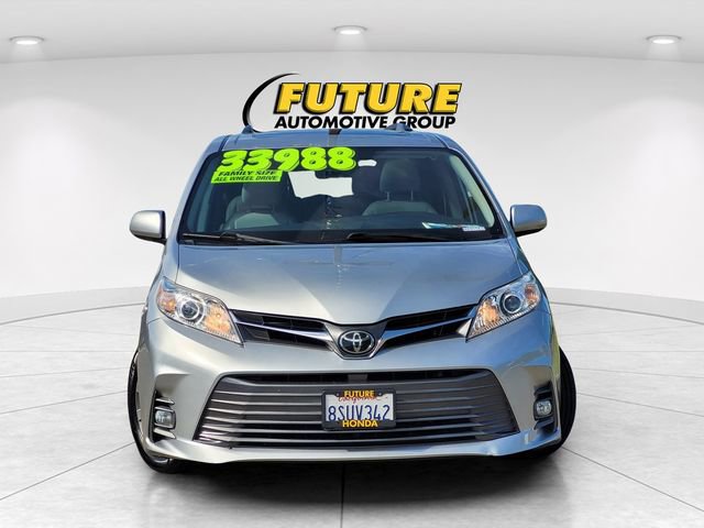 Used 2020 Toyota Sienna XLE AWD/4WD image 2