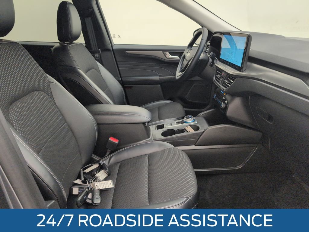 Used 2025 Ford Escape Base image 18