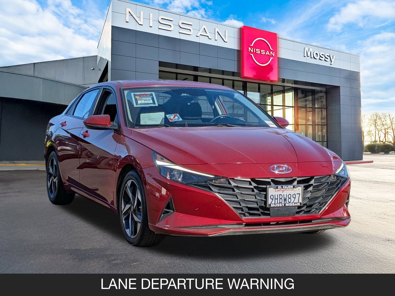 Used 2023 Hyundai Elantra SEL w/ Convenience Package image 2