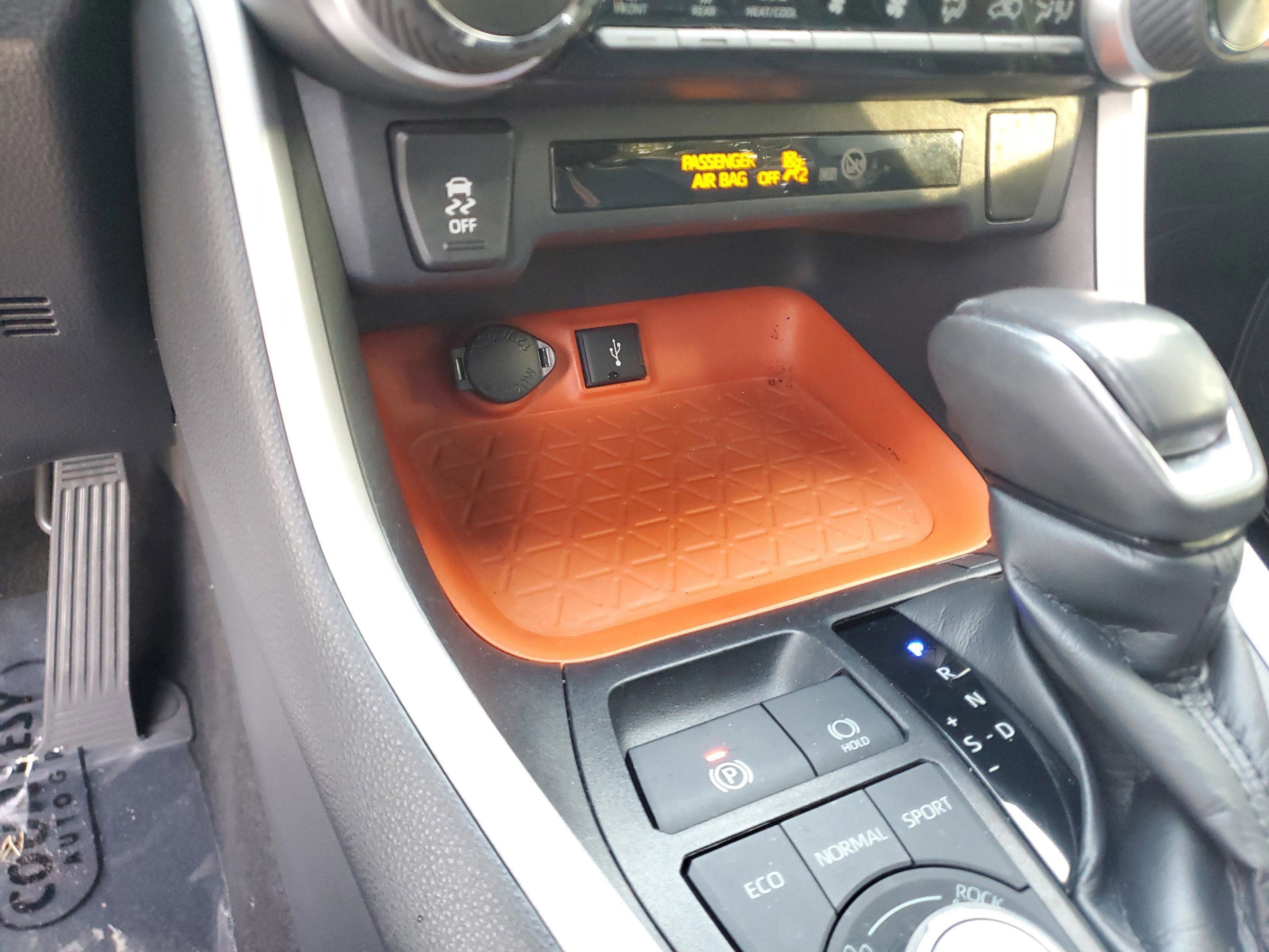 Used 2020 Toyota RAV4 Adventure image 18