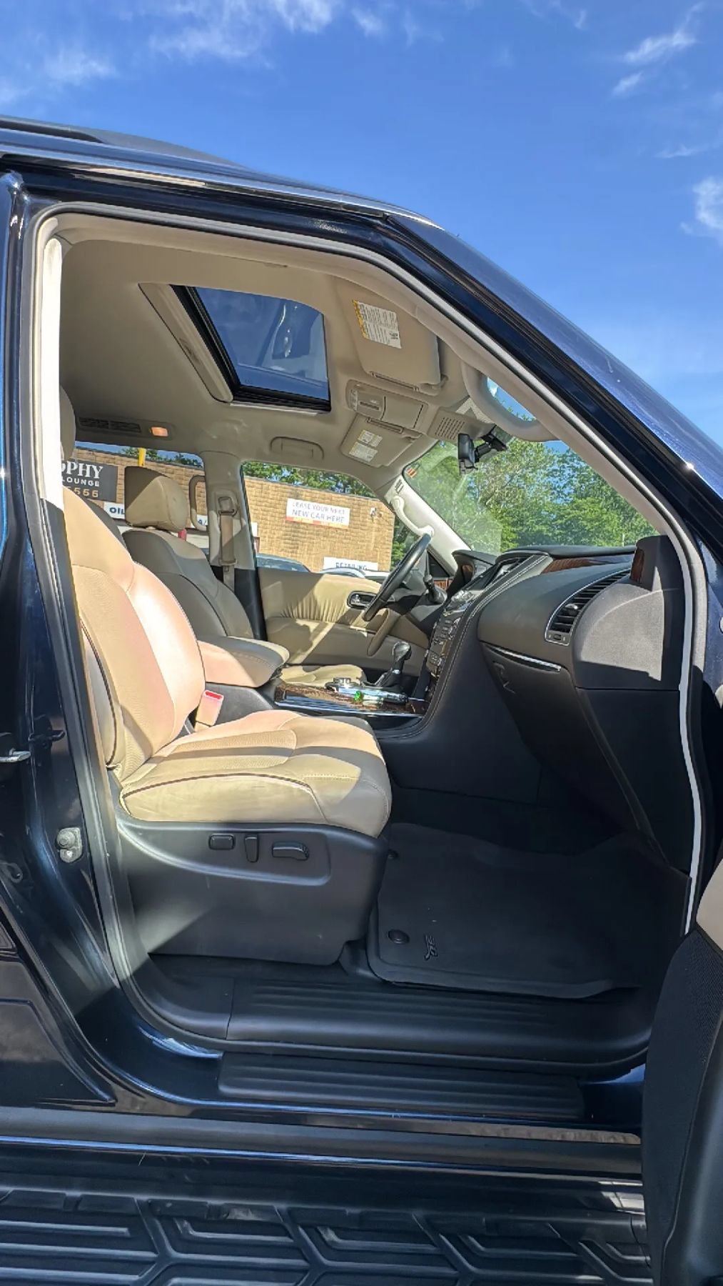 Used 2019 Nissan Armada Platinum w/ Interior Lighting Package AWD/4WD image 31