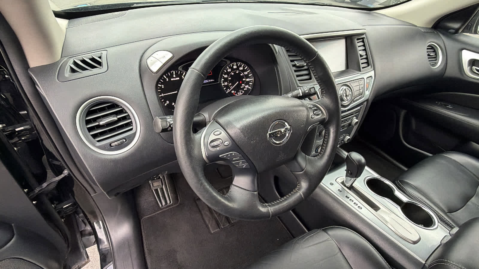 Used 2019 Nissan Pathfinder SL image 10