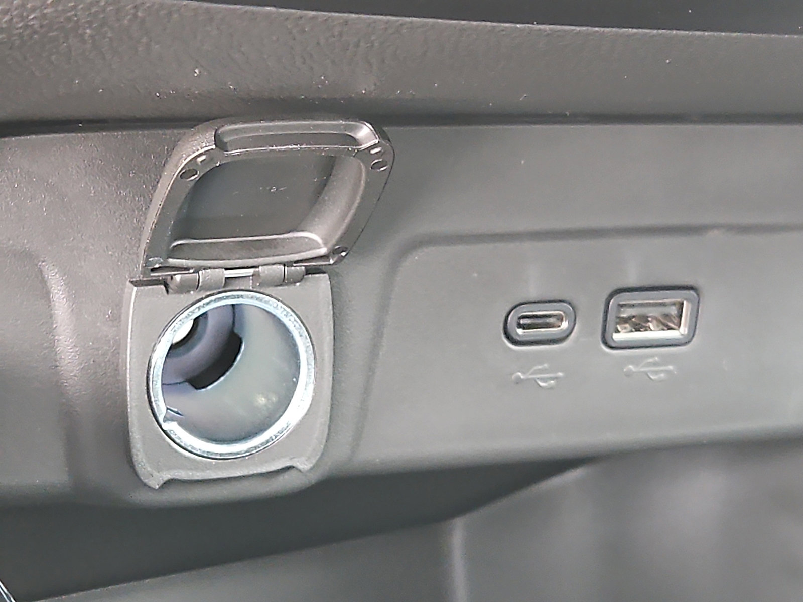 New 2026 Chevrolet Trax ACTIV w/ Driver Confidence Package FWD image 17