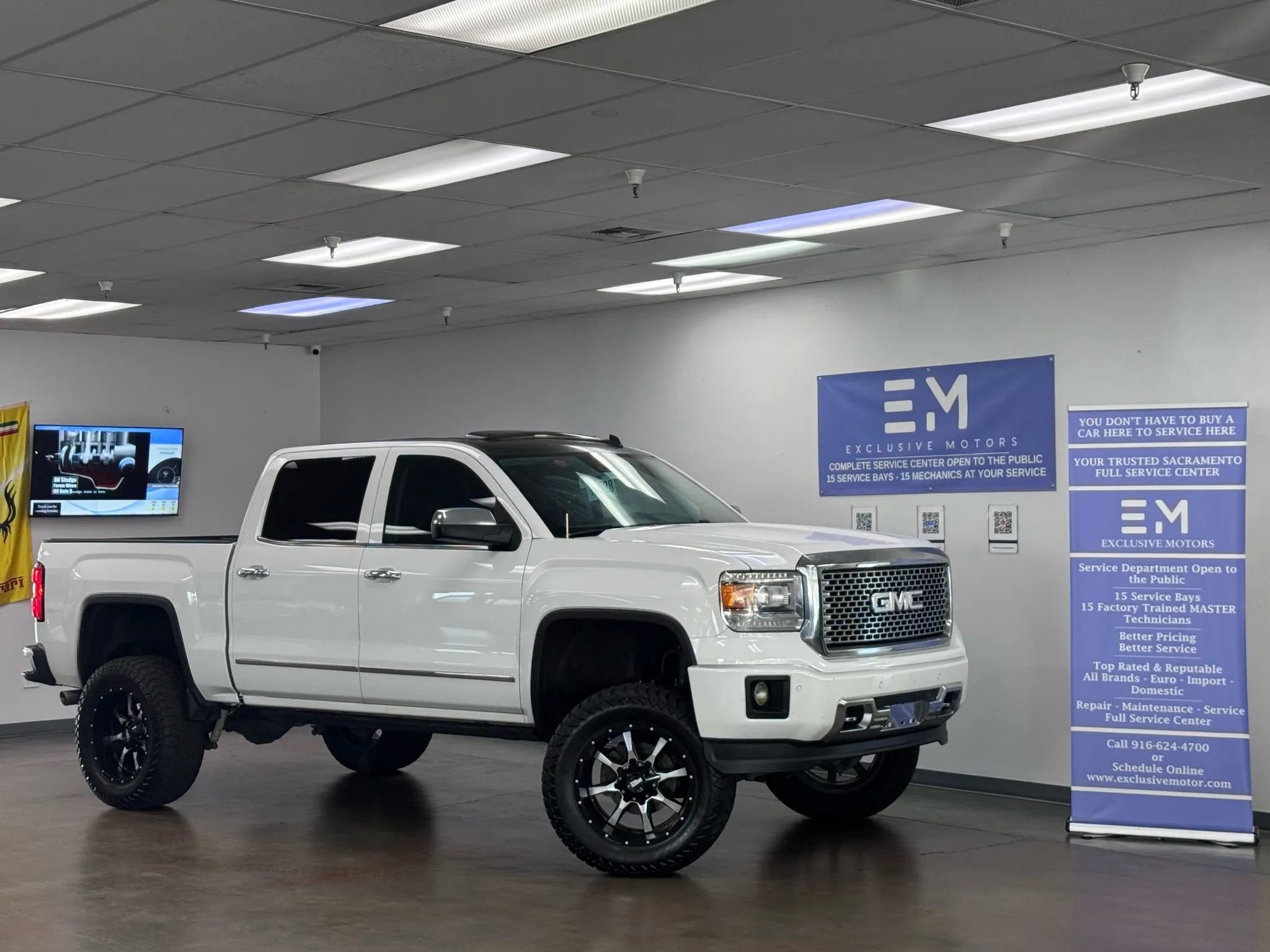 Used 2014 GMC Sierra 1500 Denali w/ Driver Alert Package