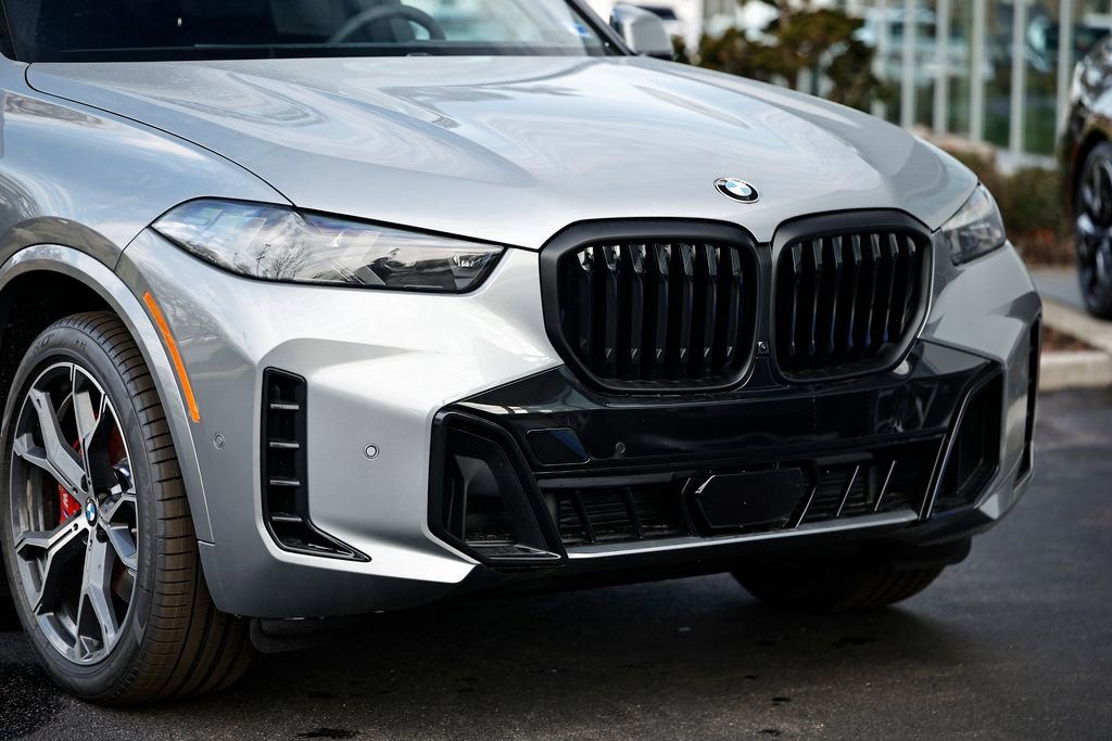 New 2026 BMW X5 xDrive40i w/ M Sport Package image 2