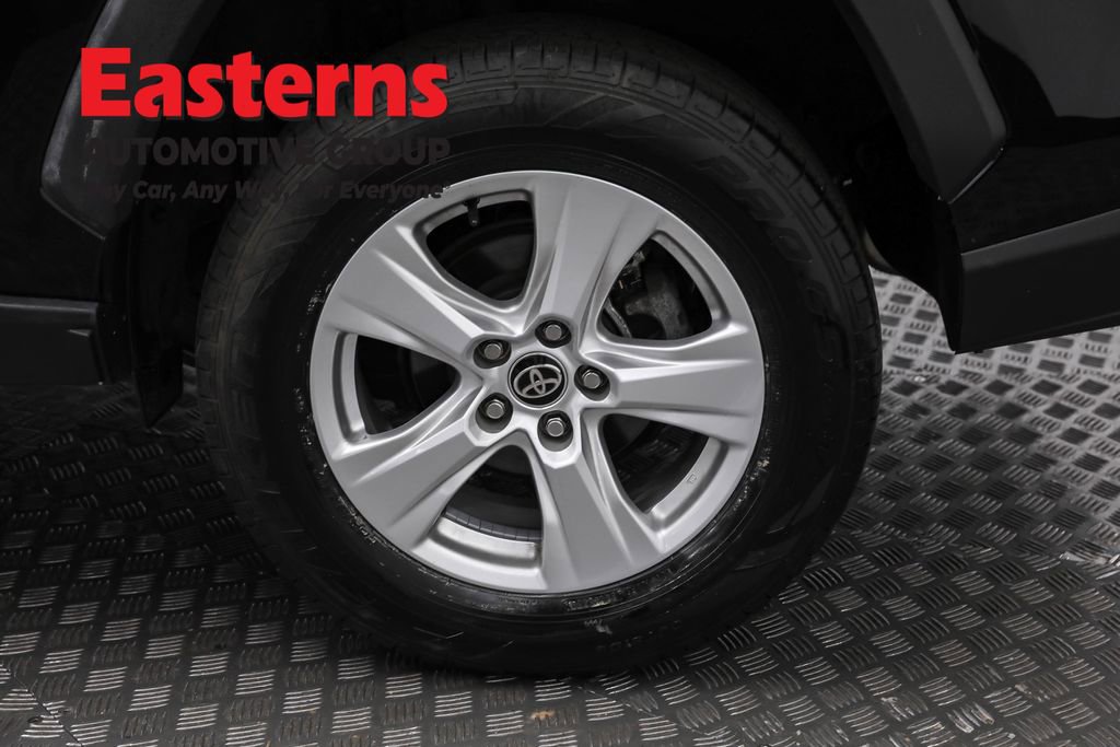 Used 2021 Toyota RAV4 XLE w/ Convenience Package image 34