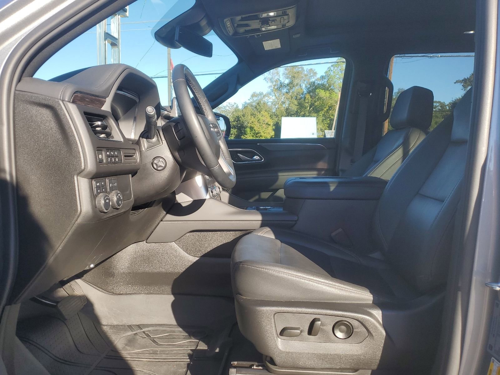 Certified 2024 Chevrolet Tahoe Z71 w/ Luxury Package image 8