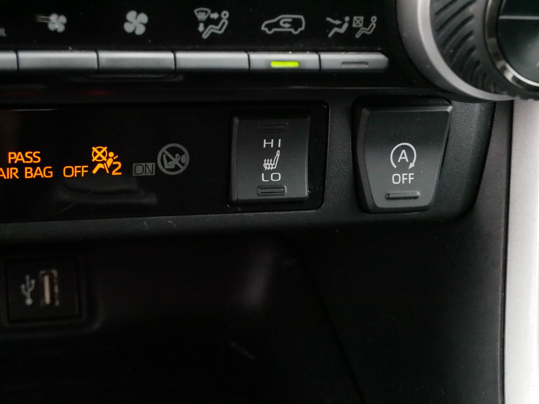 Certified 2024 Toyota RAV4 XLE w/ Weather Package AWD/4WD image 30