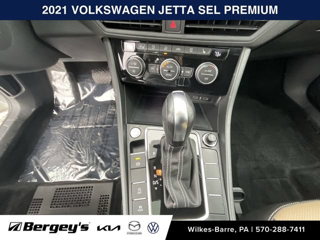 Certified 2021 Volkswagen Jetta SEL Premium FWD image 13