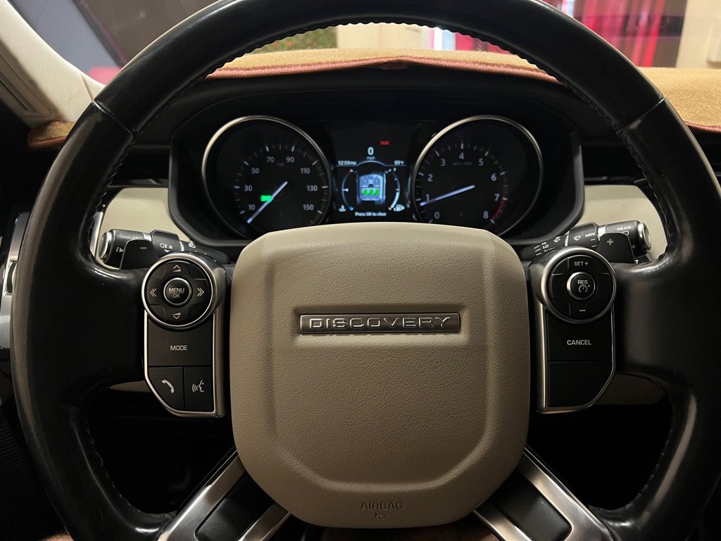 Used 2018 Land Rover Discovery SE image 22