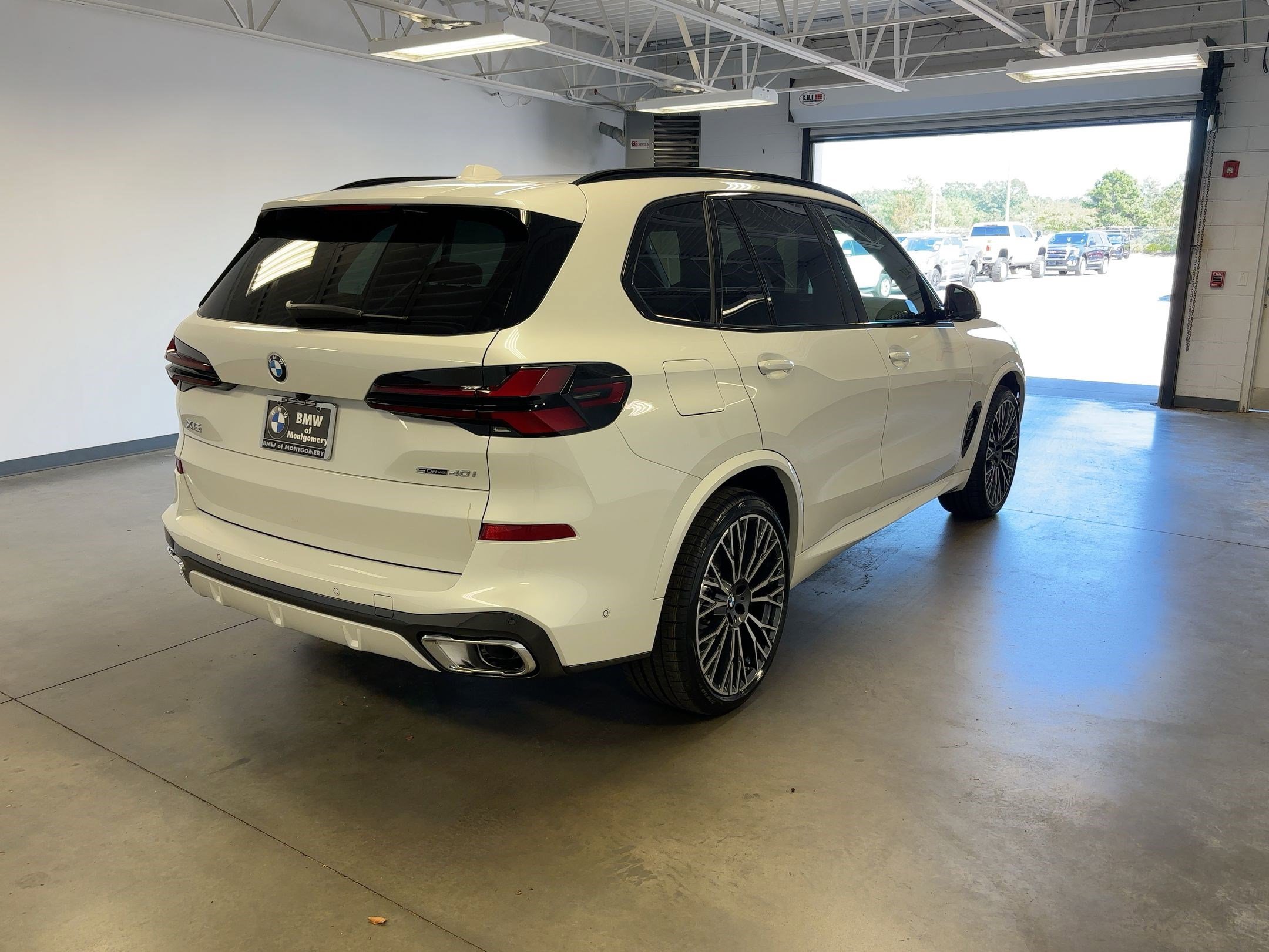 New 2026 BMW X5 sDrive40i w/ M Sport Package image 8