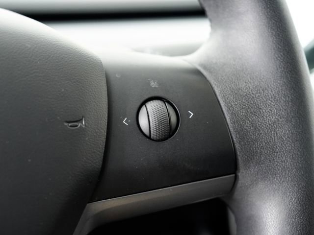 Used 2020 Tesla Model 3 Standard Range Plus image 12