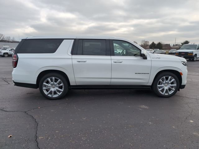 Used 2023 Chevrolet Suburban High Country image 9