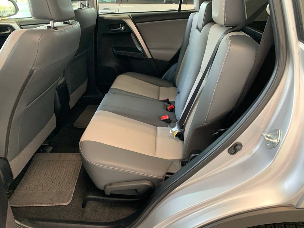 Used 2015 Toyota RAV4 Limited w/ Four Season Floor Mat Package AWD/4WD image 12