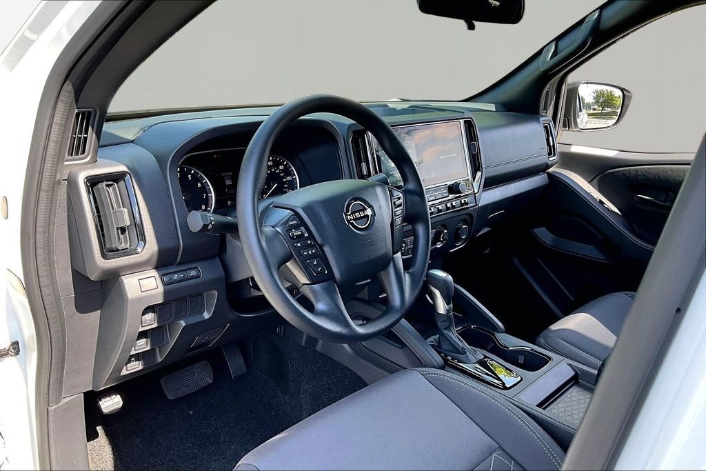 Used 2026 Nissan Frontier SV w/ Tow Package RWD image 15