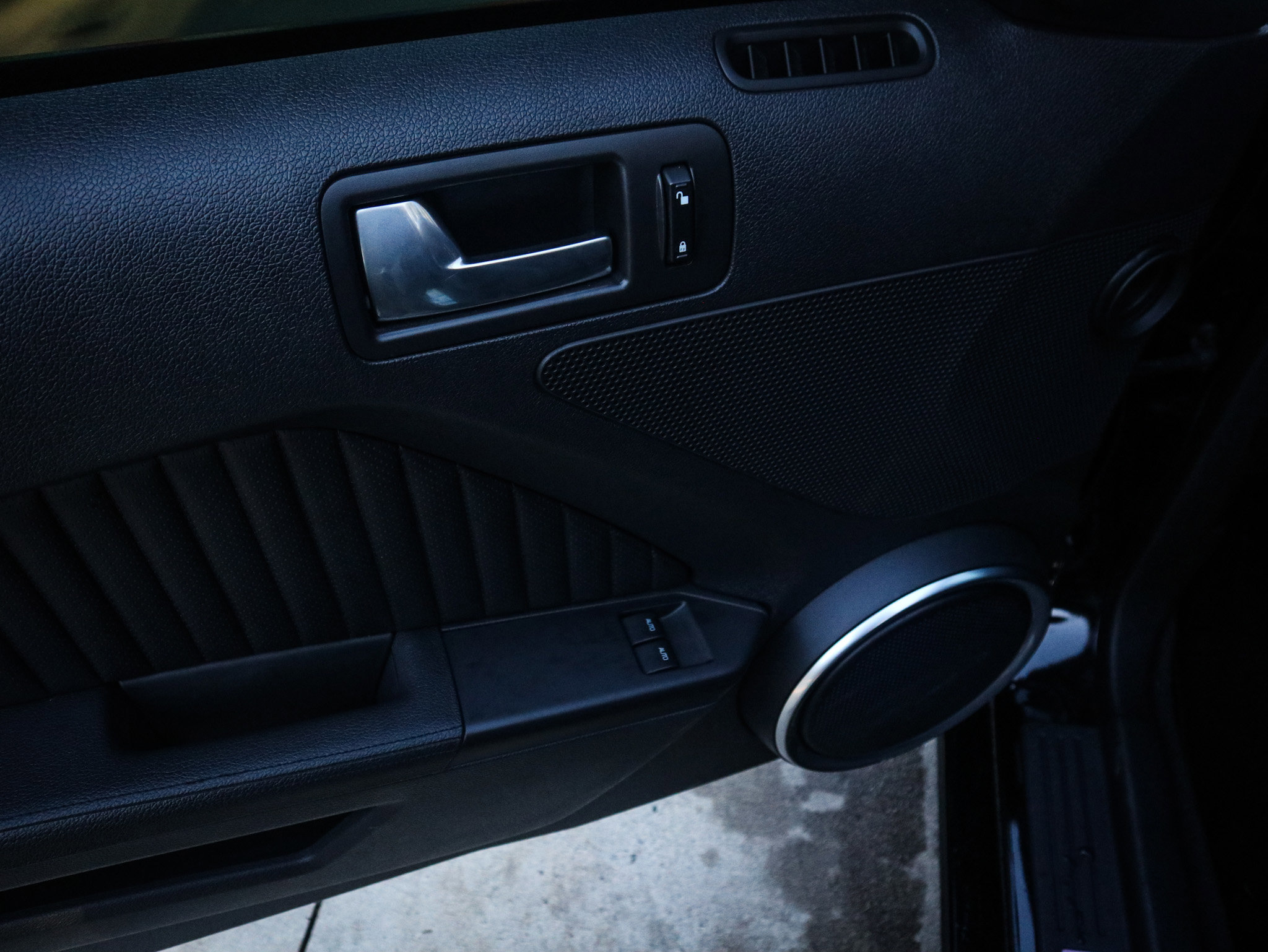 Used 2014 Ford Mustang Shelby GT500 w/ Equipment Group 821A image 17