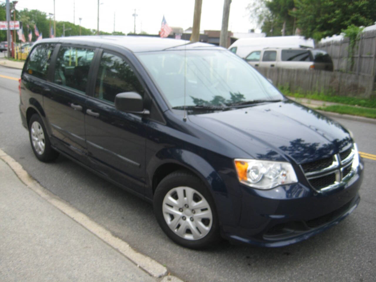 Used 2014 Dodge Grand Caravan American Value Package FWD image 3