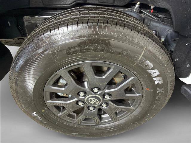 Used 2025 Toyota 4Runner SR5 AWD/4WD image 17