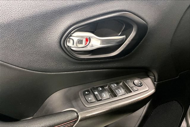 Used 2021 Jeep Cherokee Trailhawk w/ Sun, Sound & Nav Group AWD/4WD image 47