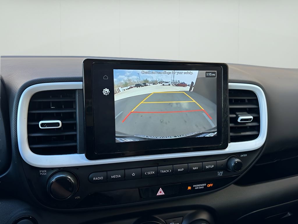 Used 2025 Hyundai Venue Limited image 20