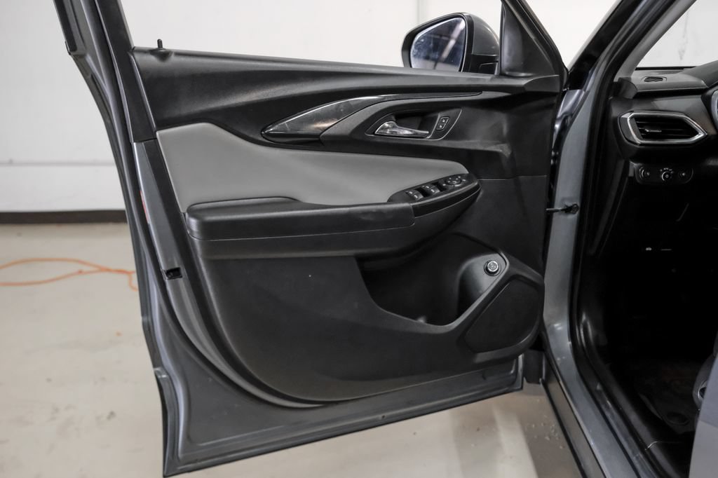 Used 2021 Chevrolet TrailBlazer LT w/ Sun and Liftgate Package FWD image 42